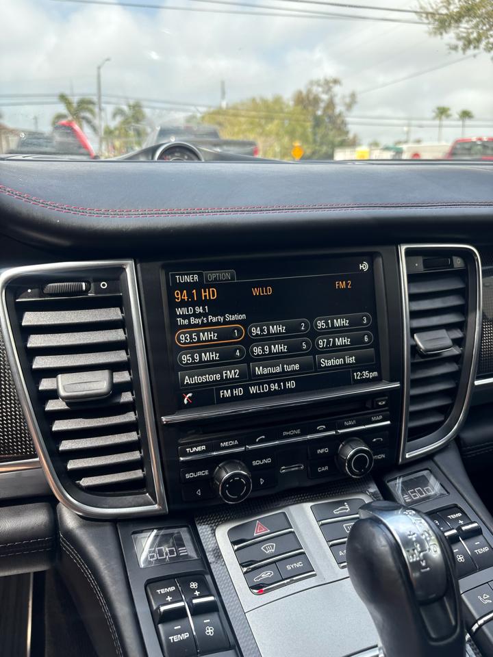 Porsche Panamera GTS 2016