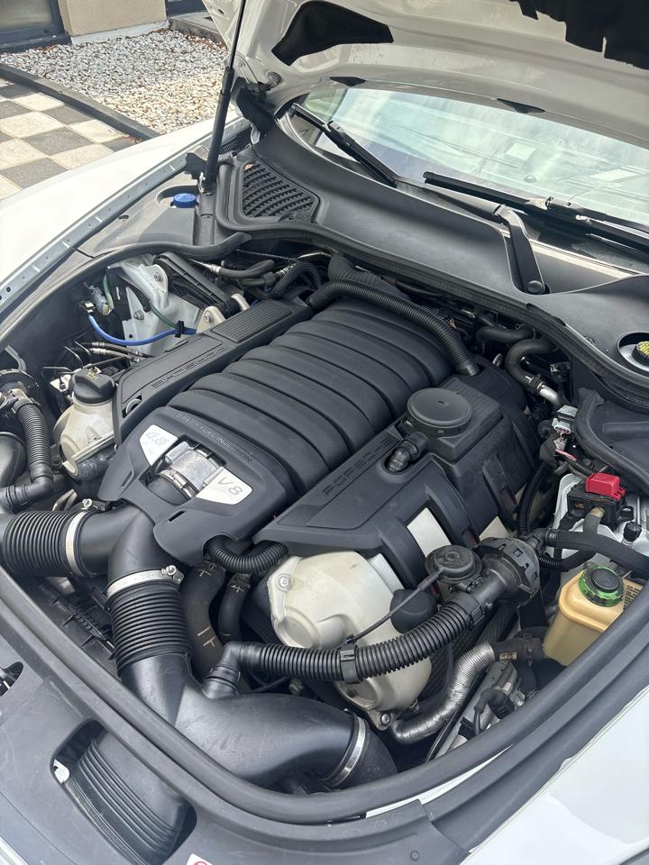 Porsche Panamera GTS 2016