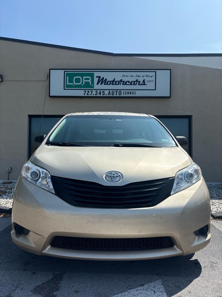 Toyota Sienna FWD 7-Passenger V6 2014