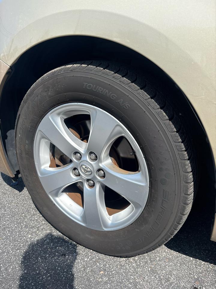 Toyota Sienna FWD 7-Passenger V6 2014