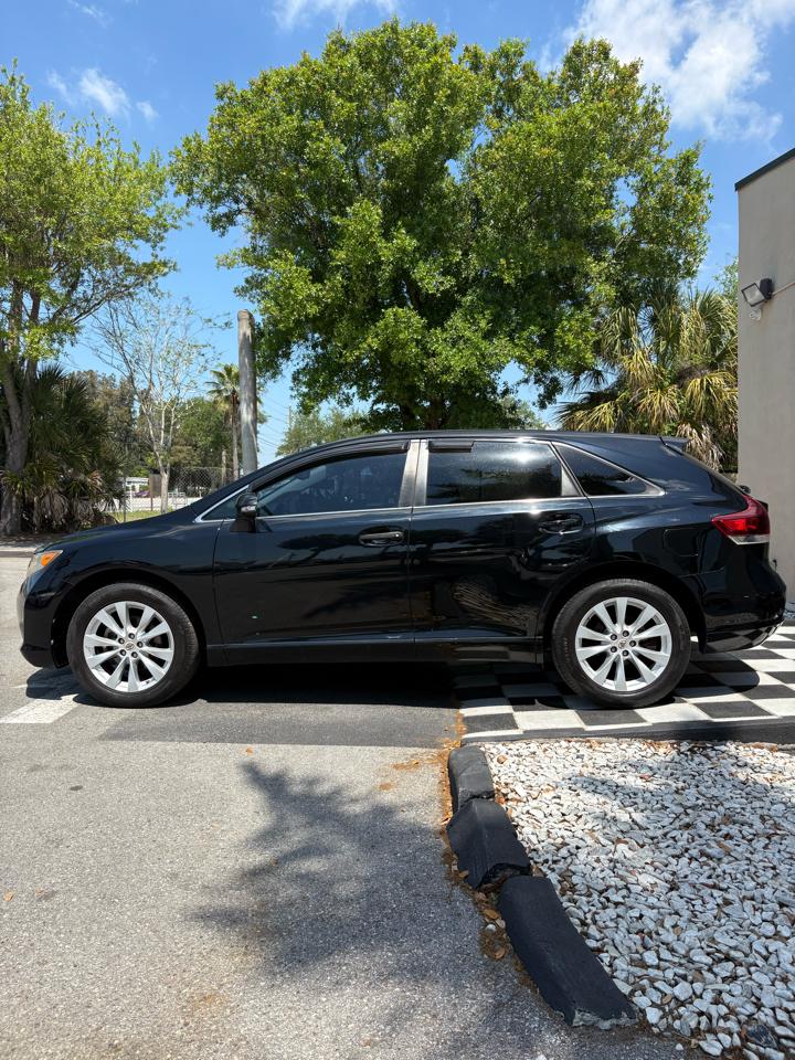 Toyota Venza LE I4 FWD 2013