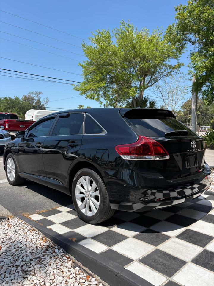 Toyota Venza LE I4 FWD 2013