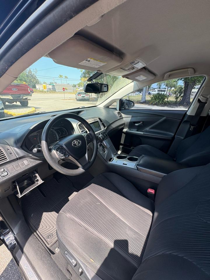 Toyota Venza LE I4 FWD 2013