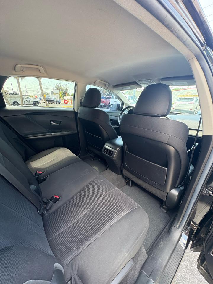 Toyota Venza LE I4 FWD 2013