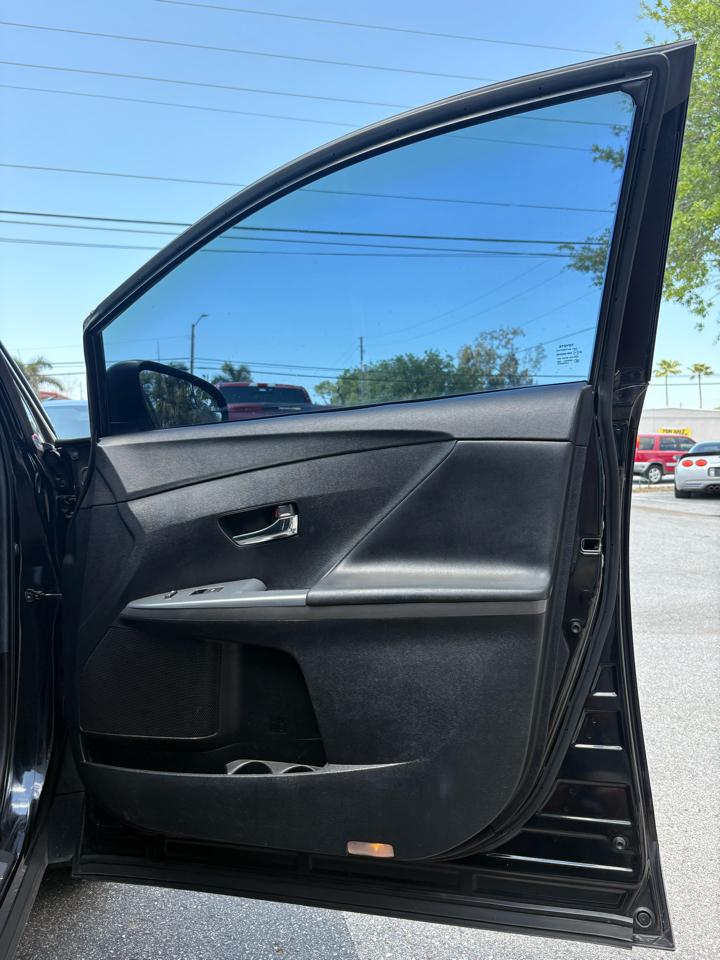 Toyota Venza LE I4 FWD 2013