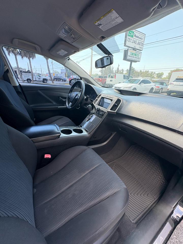 Toyota Venza LE I4 FWD 2013