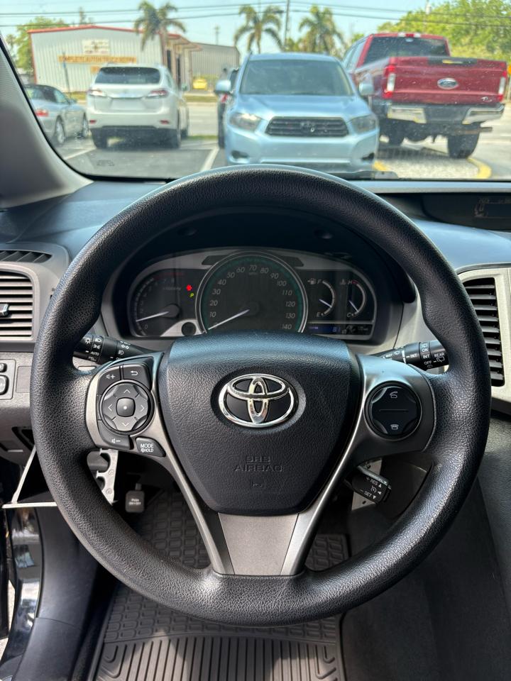 Toyota Venza LE I4 FWD 2013