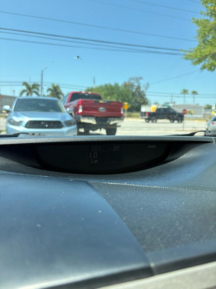 Toyota Venza LE I4 FWD 2013