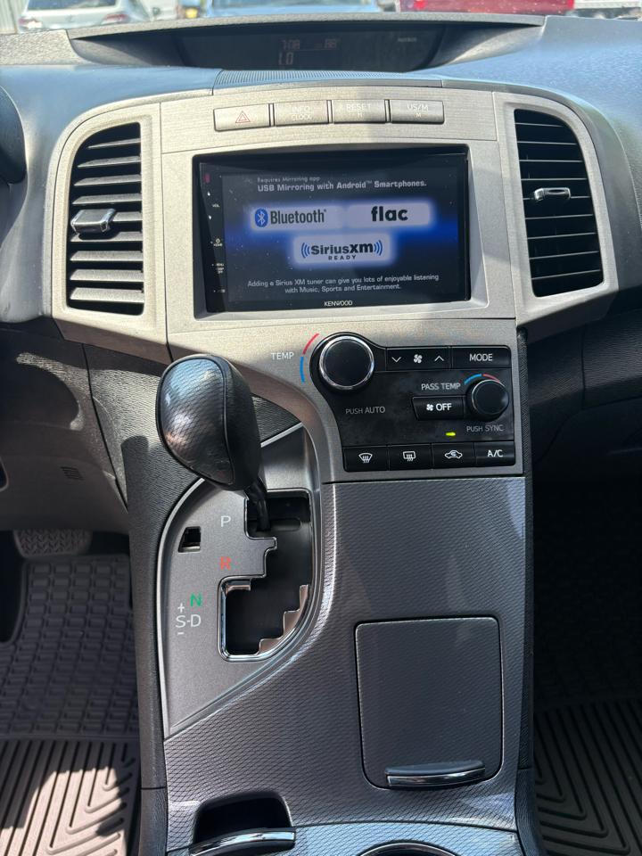 Toyota Venza LE I4 FWD 2013