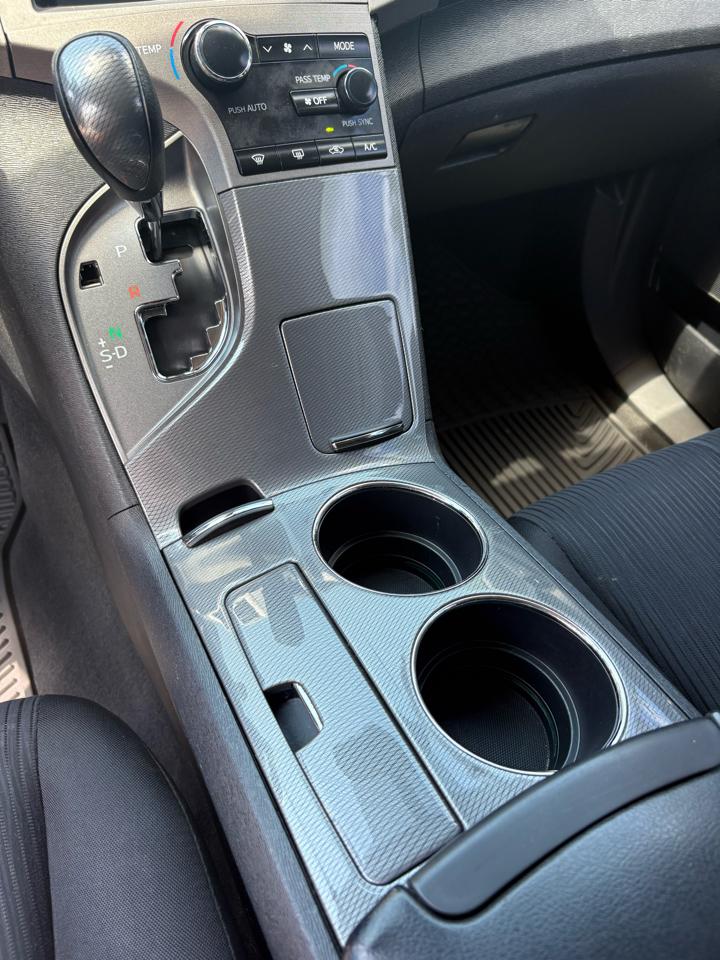 Toyota Venza LE I4 FWD 2013