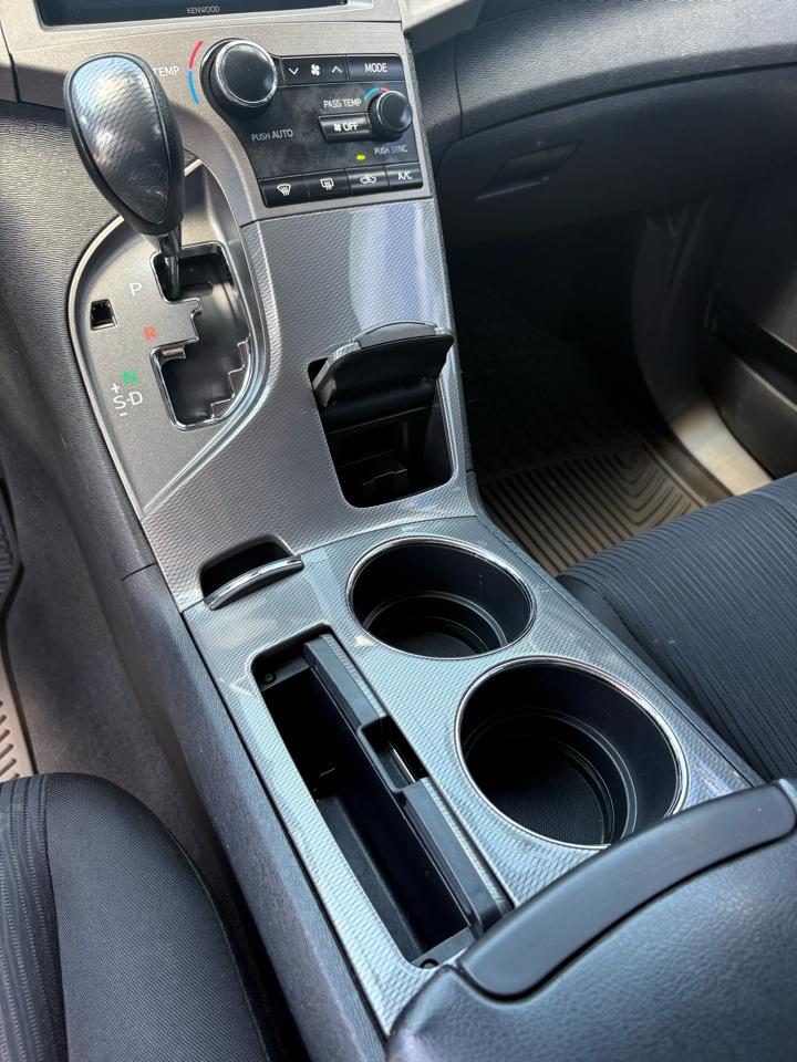 Toyota Venza LE I4 FWD 2013