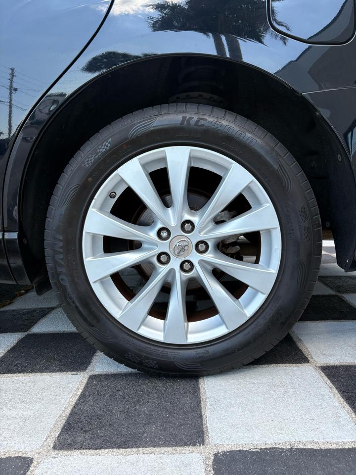 Toyota Venza LE I4 FWD 2013