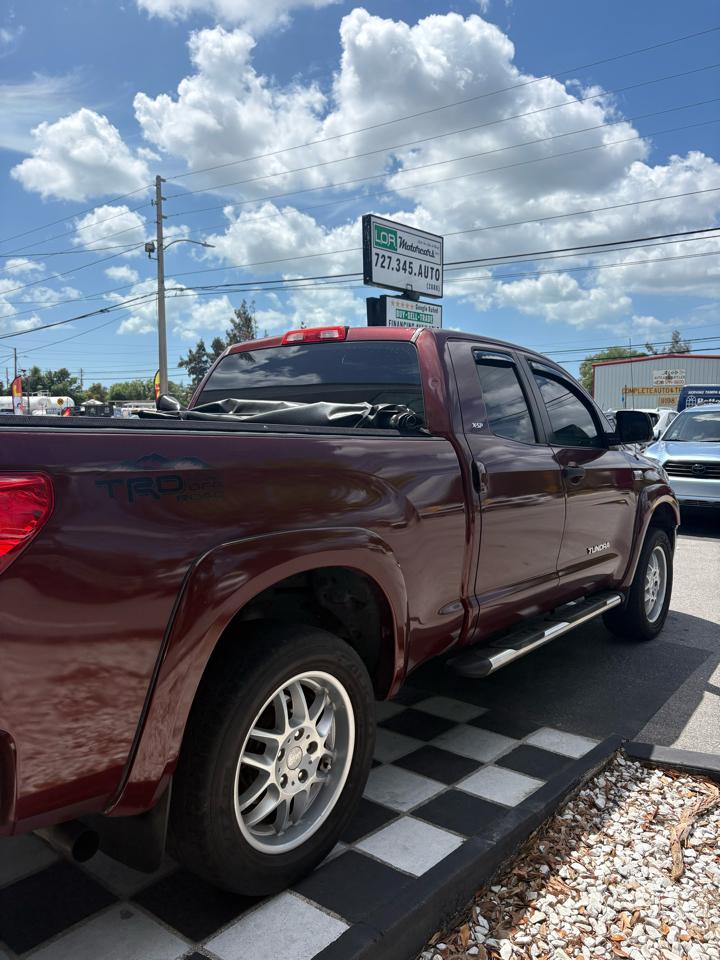 Toyota Tundra Tundra-Grade 5.7L Double Cab 2WD 2010