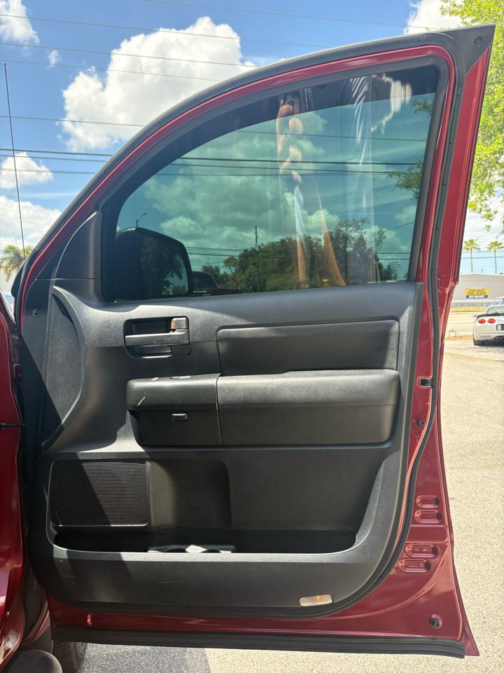 Toyota Tundra Tundra-Grade 5.7L Double Cab 2WD 2010