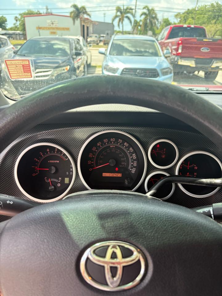 Toyota Tundra Tundra-Grade 5.7L Double Cab 2WD 2010