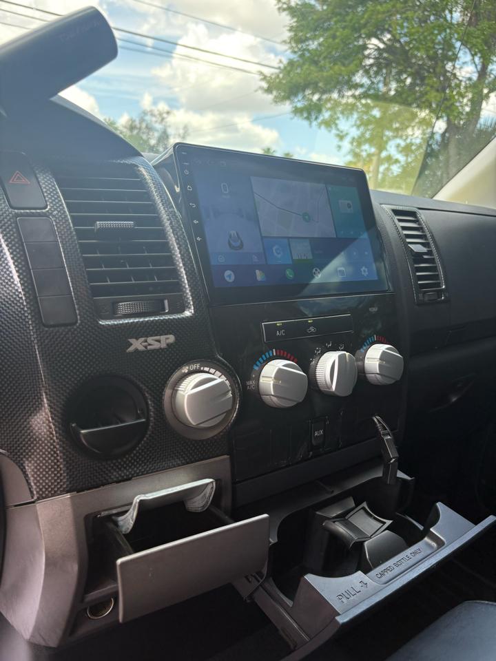 Toyota Tundra Tundra-Grade 5.7L Double Cab 2WD 2010