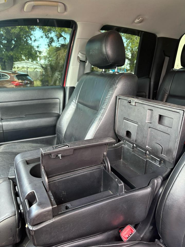 Toyota Tundra Tundra-Grade 5.7L Double Cab 2WD 2010