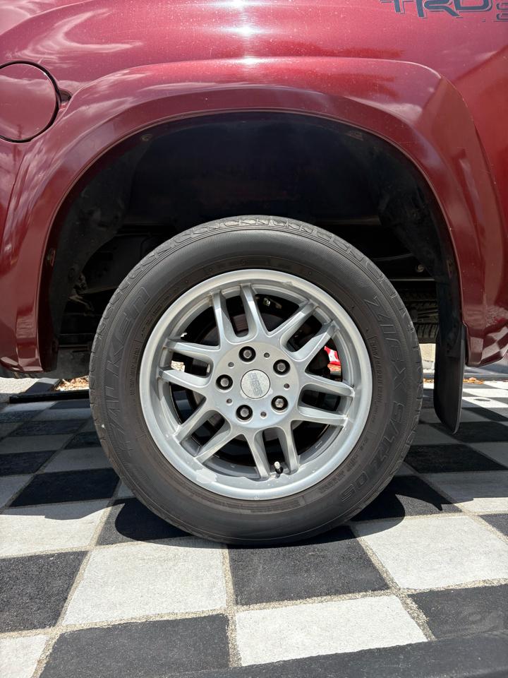 Toyota Tundra Tundra-Grade 5.7L Double Cab 2WD 2010