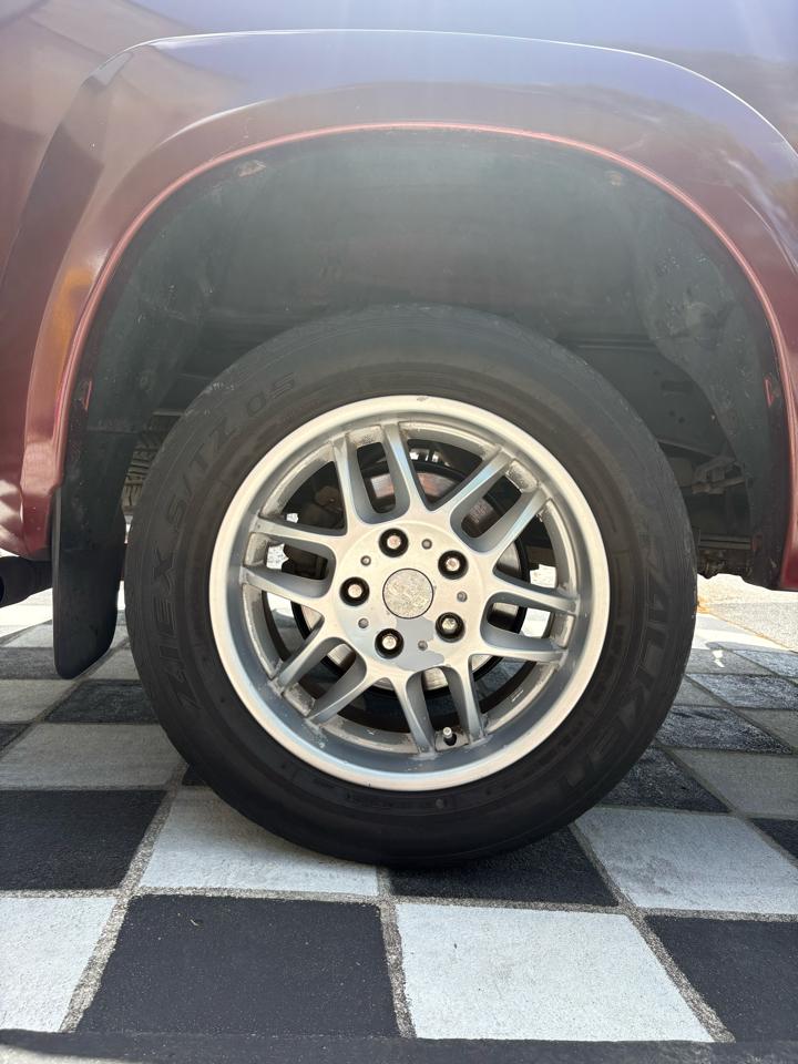 Toyota Tundra Tundra-Grade 5.7L Double Cab 2WD 2010