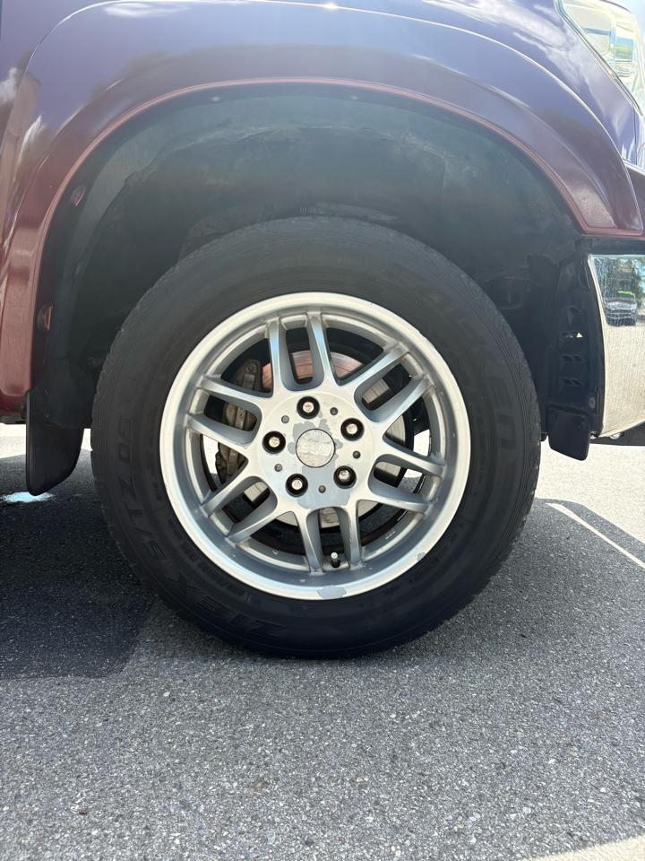 Toyota Tundra Tundra-Grade 5.7L Double Cab 2WD 2010