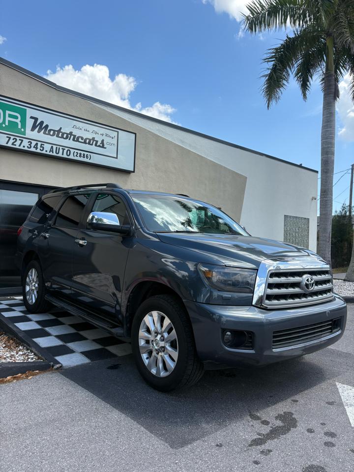 Toyota Sequoia Plantium 2WD 2010