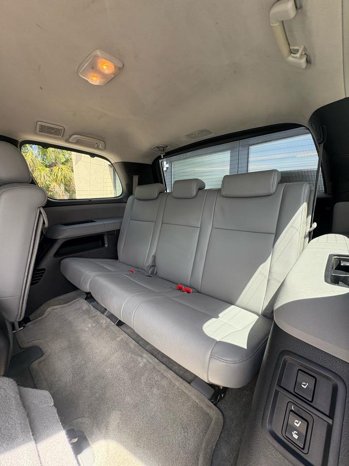 Toyota Sequoia Plantium 2WD 2010