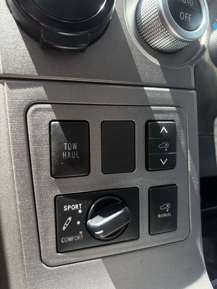 Toyota Sequoia Plantium 2WD 2010