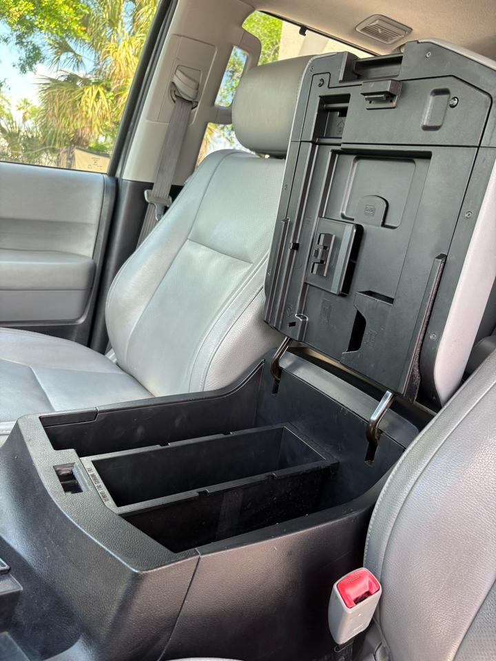 Toyota Sequoia Plantium 2WD 2010