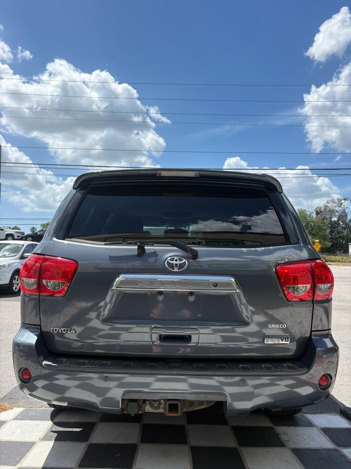 Toyota Sequoia Plantium 2WD 2010