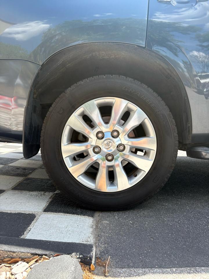 Toyota Sequoia Plantium 2WD 2010