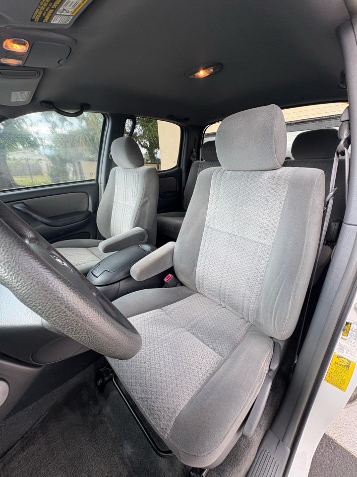 Toyota Tundra SR5 CrewMax 2WD 2006