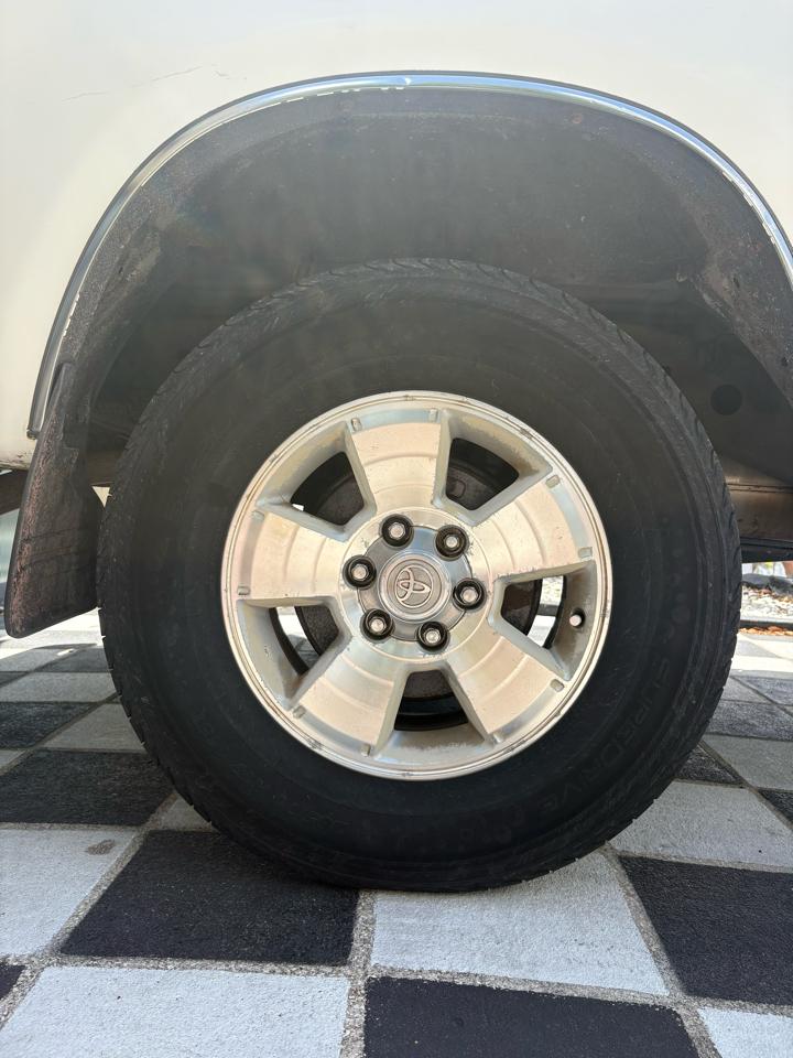 Toyota Tundra SR5 CrewMax 2WD 2006