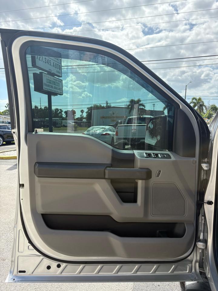 Ford F-150 XL SuperCrew 4WD 2018