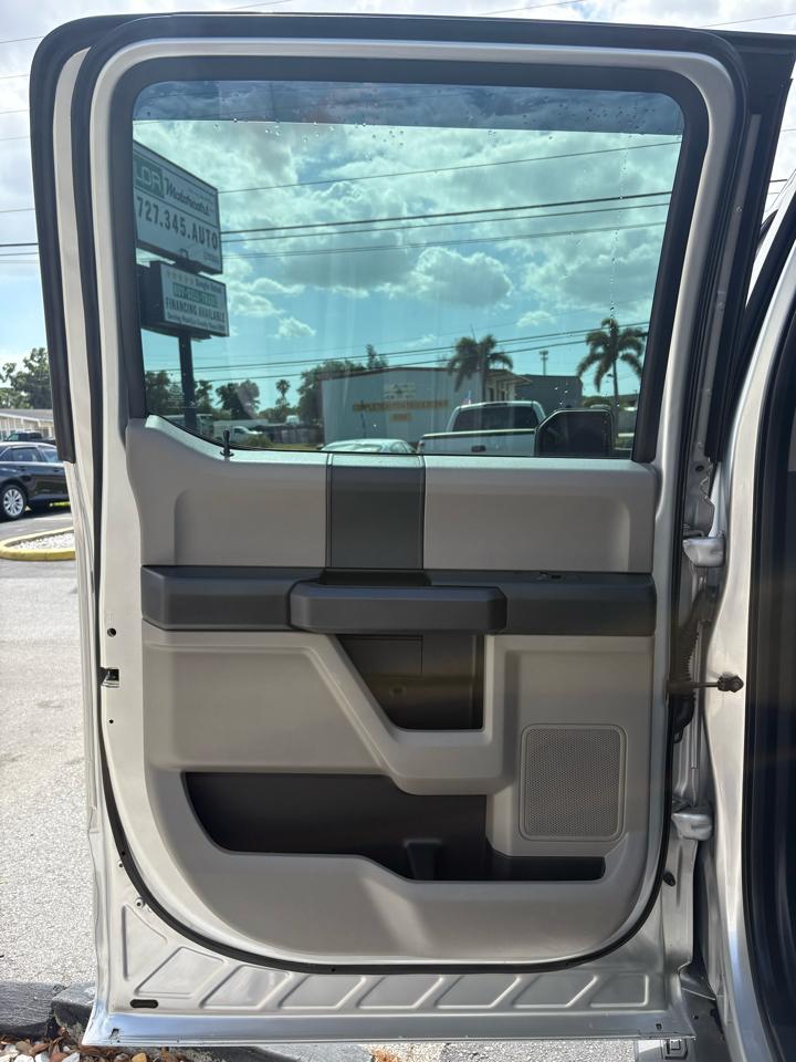 Ford F-150 XL SuperCrew 4WD 2018