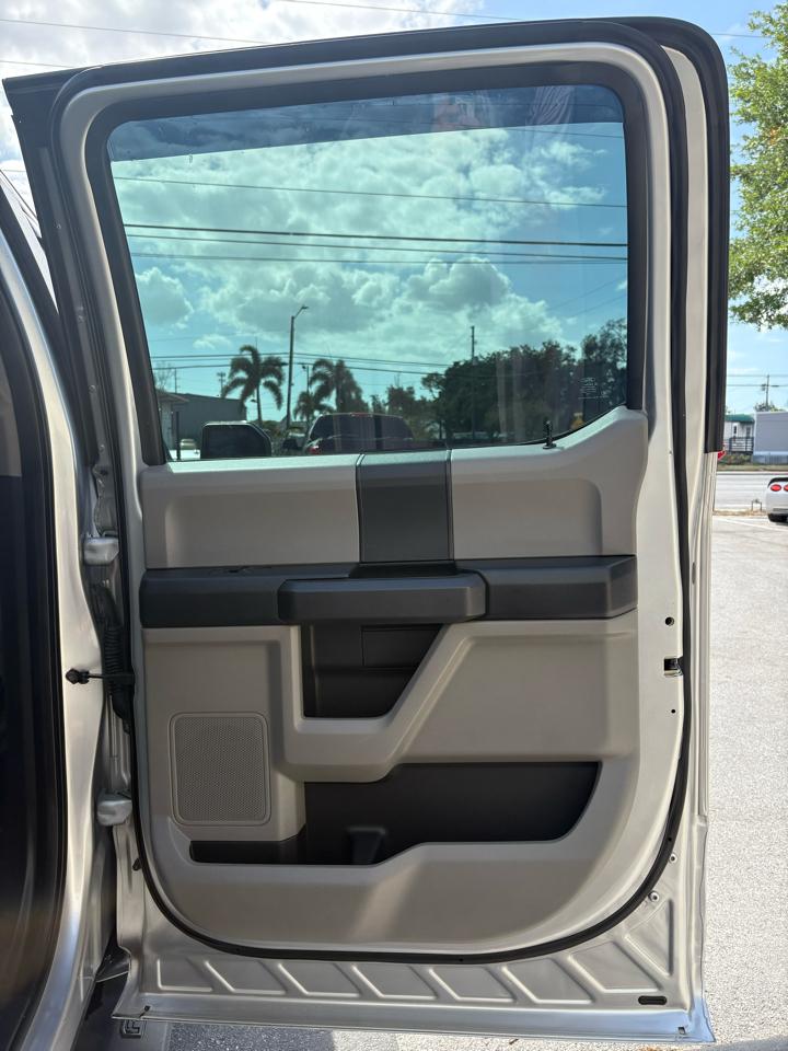 Ford F-150 XL SuperCrew 4WD 2018