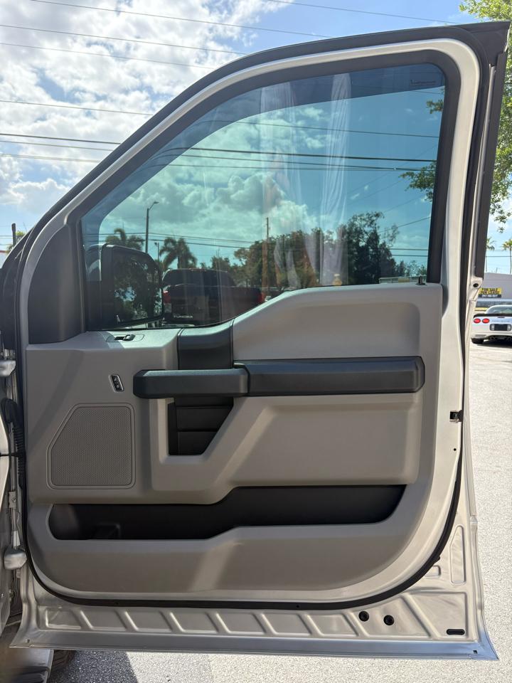 Ford F-150 XL SuperCrew 4WD 2018