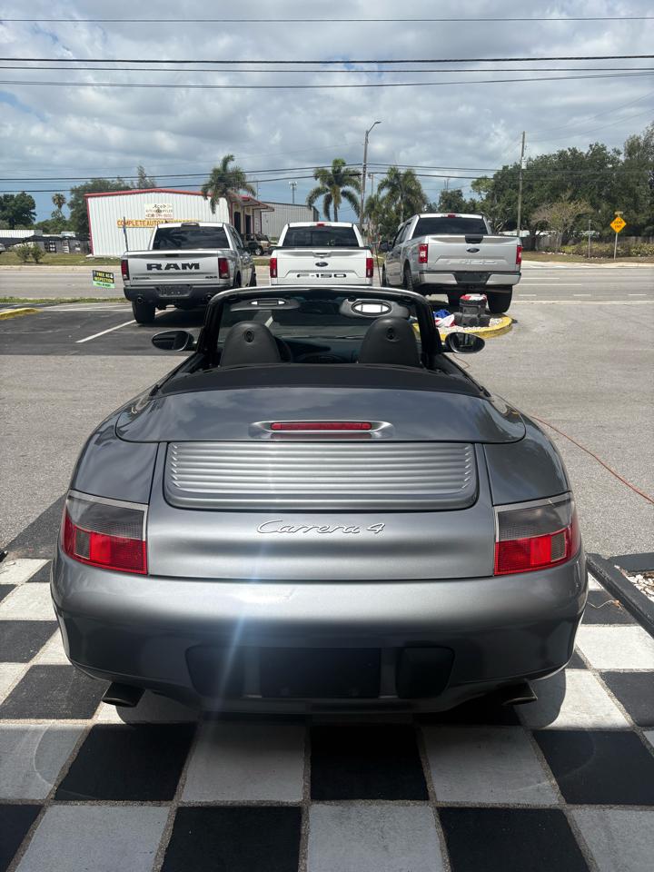 Porsche 911 2dr Cabriolet Carrera 4 2001