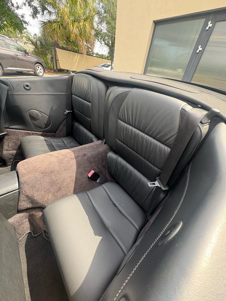 Porsche 911 2dr Cabriolet Carrera 4 2001