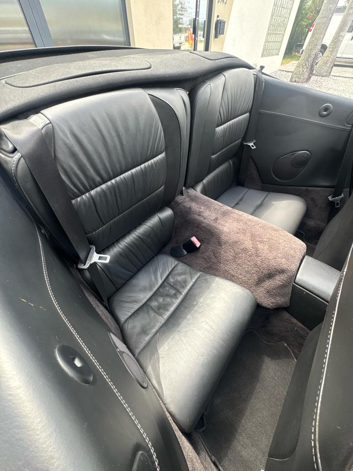 Porsche 911 2dr Cabriolet Carrera 4 2001