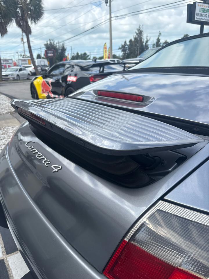 Porsche 911 2dr Cabriolet Carrera 4 2001