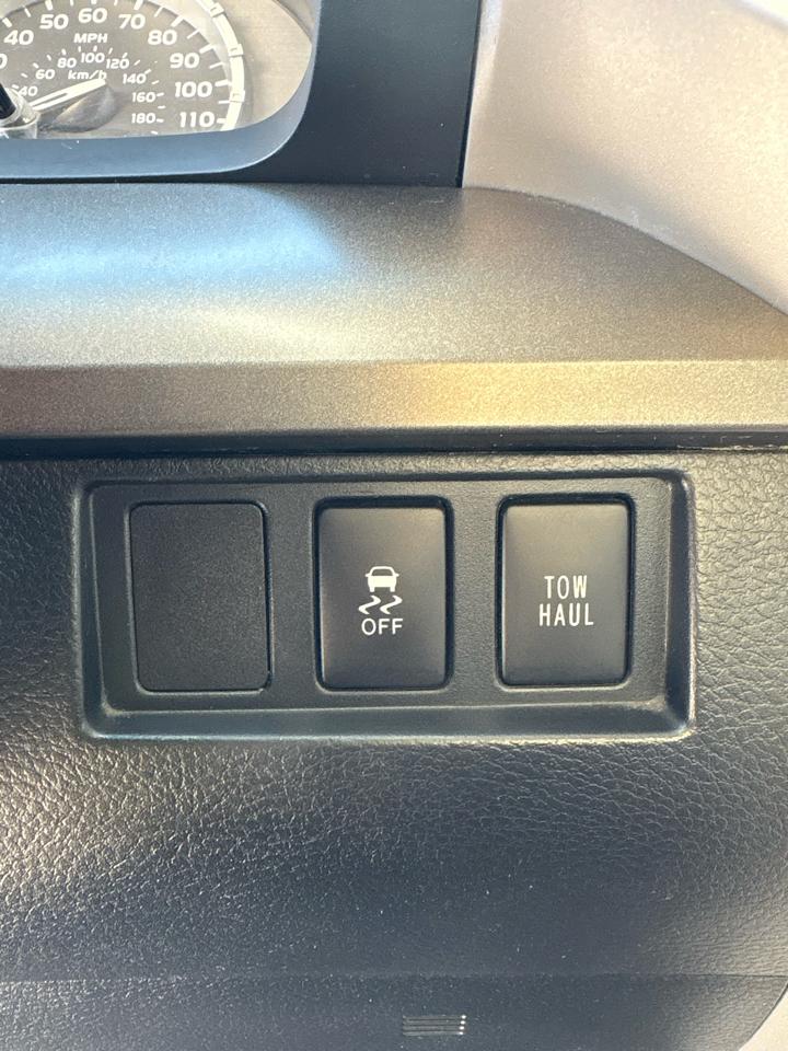 Toyota Tundra SR5 5.7L V8 CrewMax 2WD 2014