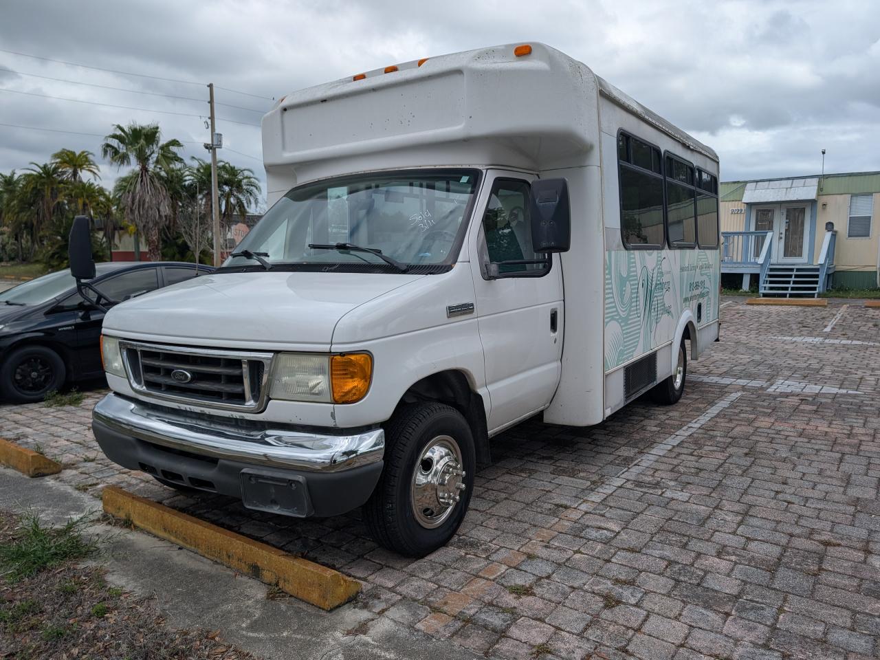 Ford Econoline E-350 Super Duty 2007