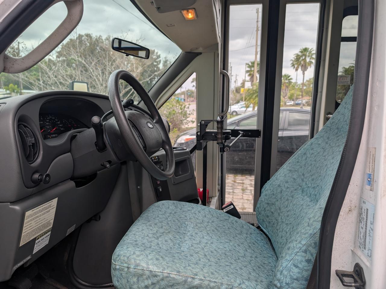 Ford Econoline E-350 Super Duty 2007