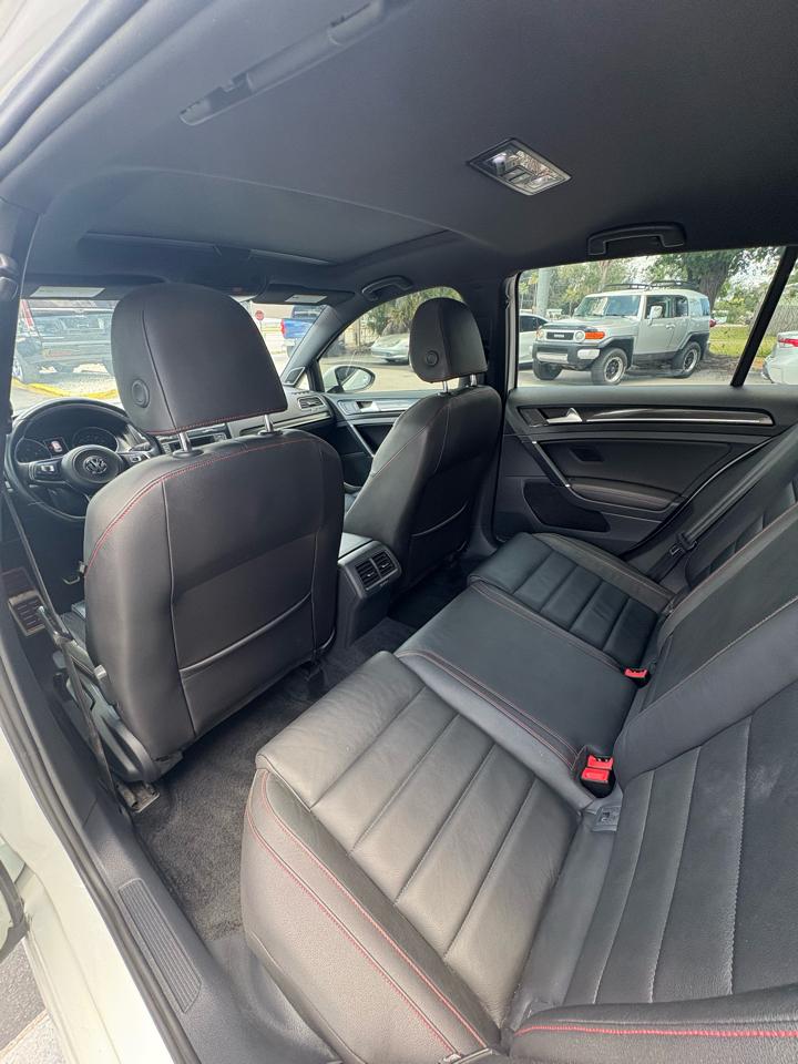 Volkswagen GTI SE 6M 4-Door 2015