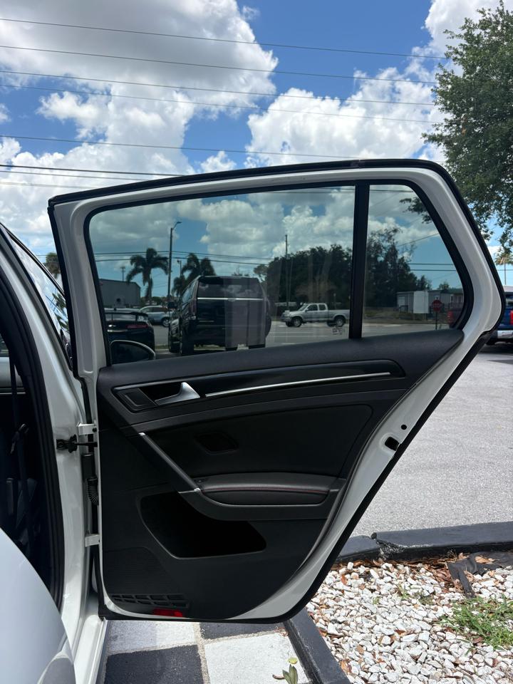 Volkswagen GTI SE 6M 4-Door 2015