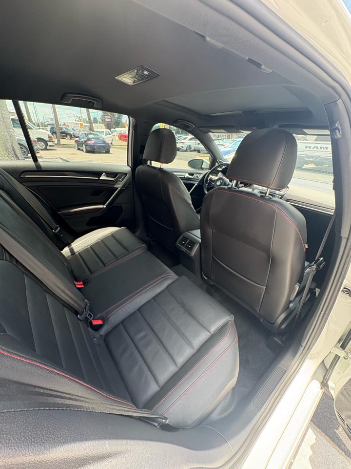 Volkswagen GTI SE 6M 4-Door 2015