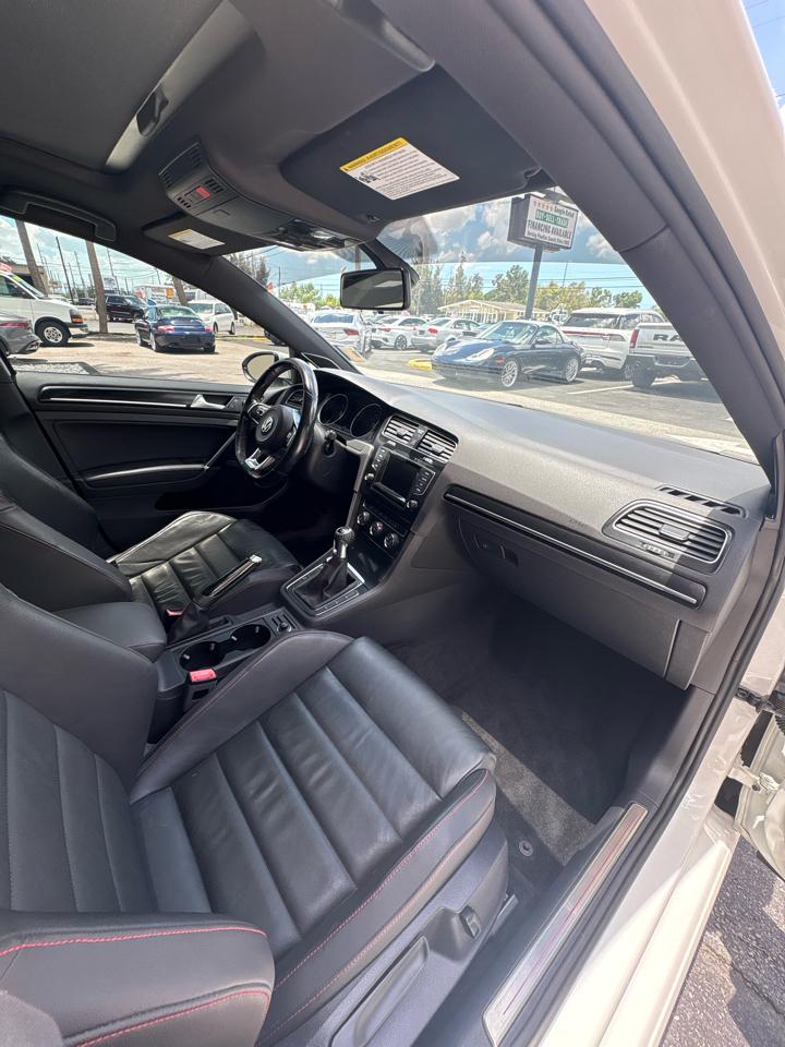 Volkswagen GTI SE 6M 4-Door 2015