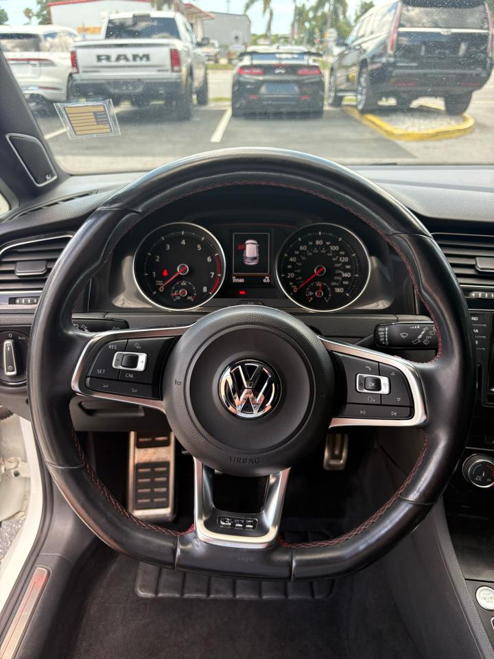 Volkswagen GTI SE 6M 4-Door 2015