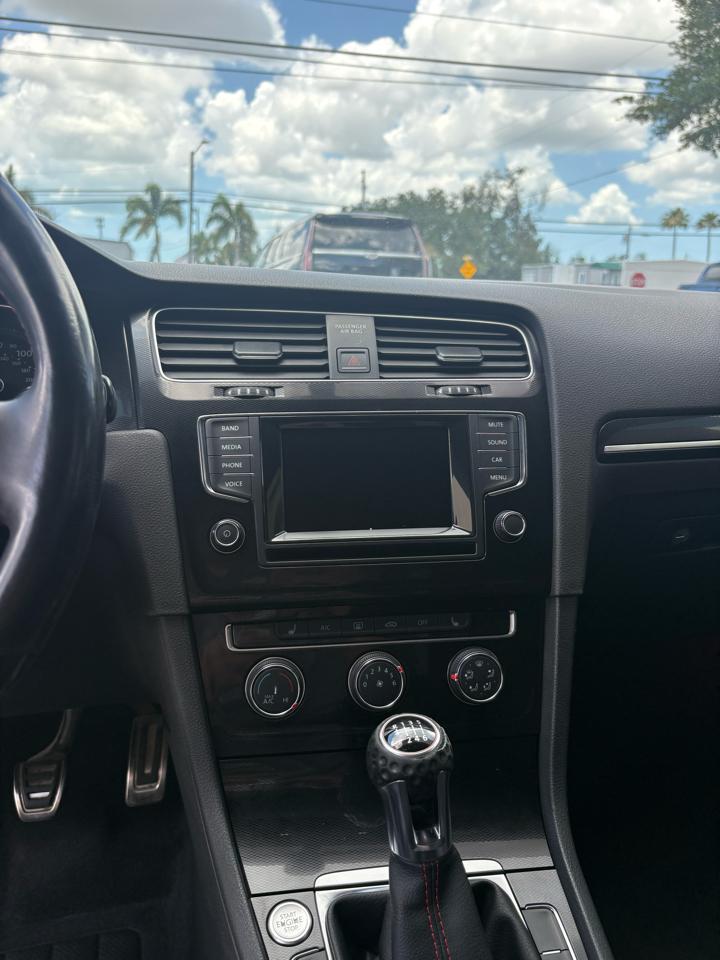 Volkswagen GTI SE 6M 4-Door 2015