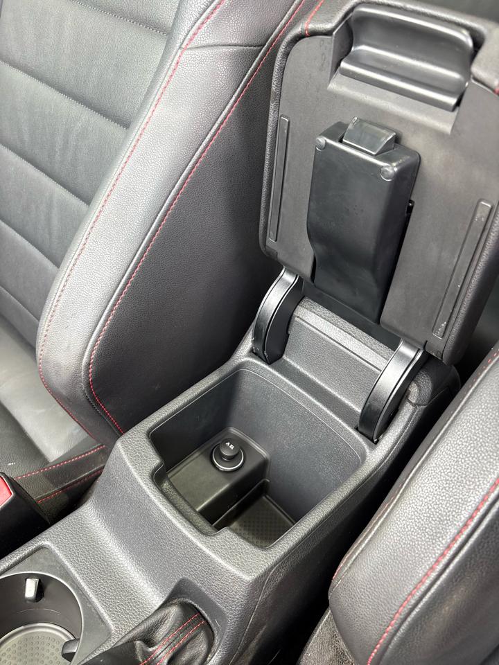 Volkswagen GTI SE 6M 4-Door 2015